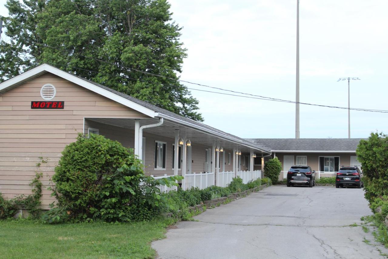 Le Marigot Hotel Vaudreuil-Dorion Kültér fotó
