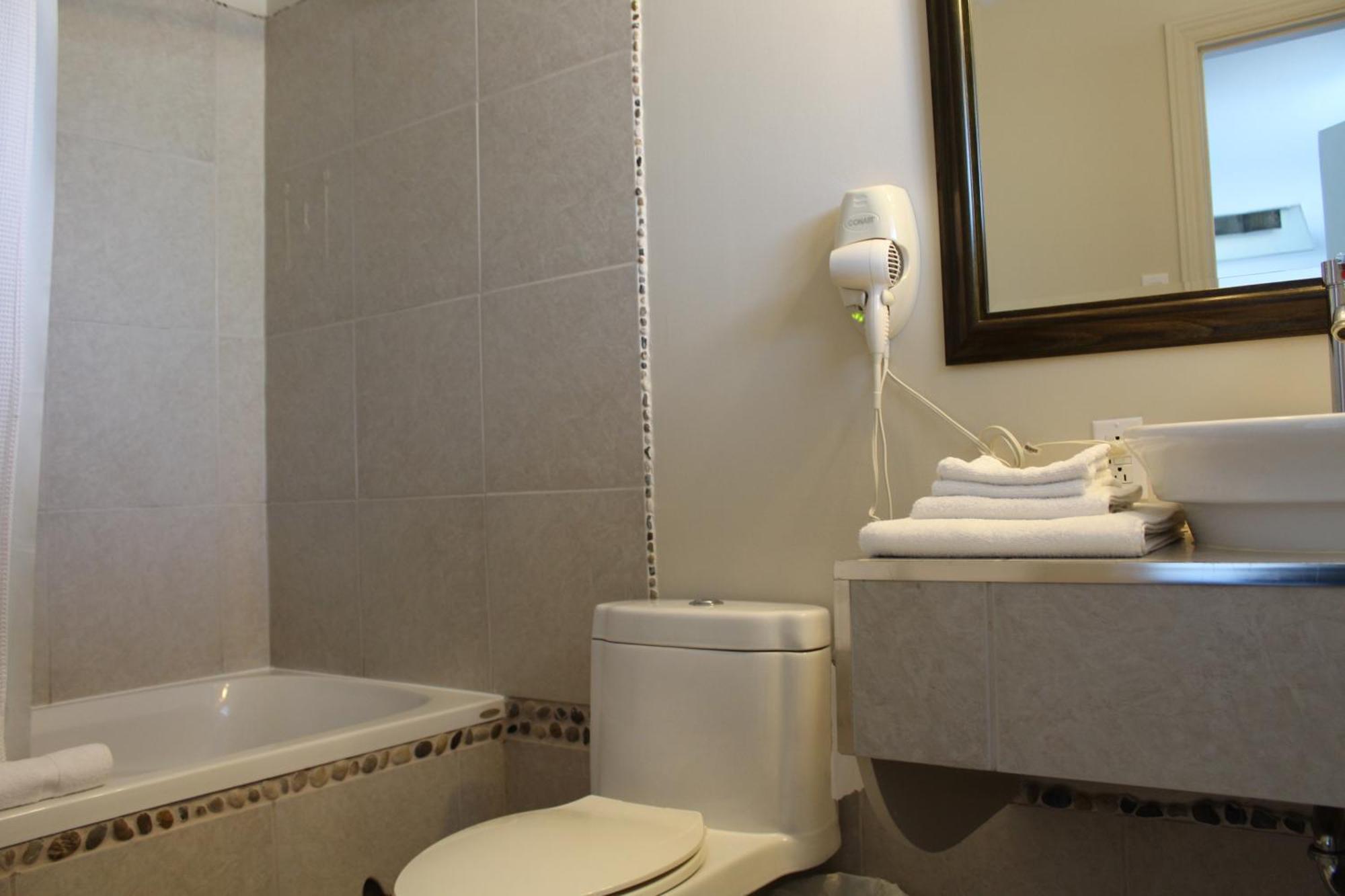 Le Marigot Hotel Vaudreuil-Dorion Kültér fotó